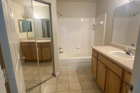 Condo in Orlando, Florida, 2 bedrooms  № 1170137 - photo 6