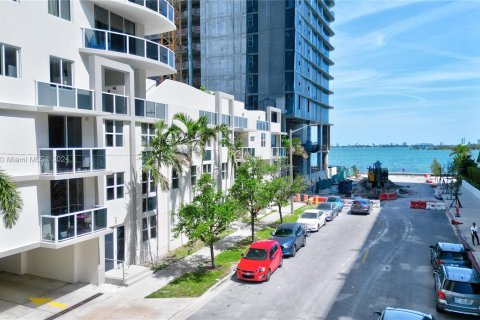 Townhouse in Miami, Florida 3 bedrooms, 174.28 sq.m. № 1071949 - photo 1