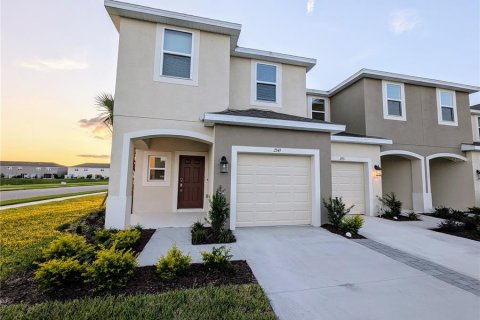 Townhouse in Wesley Chapel, Florida 3 bedrooms, 142.42 sq.m. № 1371277 - photo 4