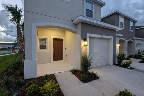 Townhouse in Wesley Chapel, Florida 3 bedrooms, 142.42 sq.m. № 1371277 - photo 3