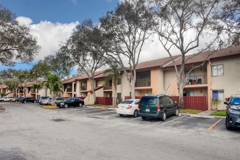 Immobilier commercial à vendre à North Lauderdale, Floride: 93.83 m2 № 1044700 - photo 2