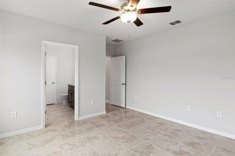 Casa en venta en Lehigh Acres, Florida, 4 dormitorios, 157.1 m2 № 1090093 - foto 11