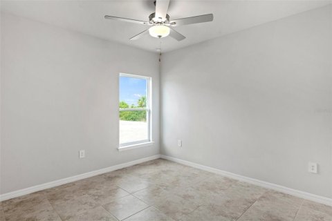 Casa en venta en Lehigh Acres, Florida, 4 dormitorios, 157.1 m2 № 1090093 - foto 14