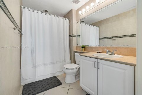 Condo in Miami, Florida, 2 bedrooms  № 1326008 - photo 24