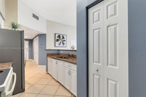 Copropriété à vendre à Miami, Floride: 2 chambres, 104.98 m2 № 1326008 - photo 15