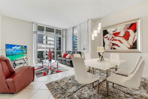 Copropriété à vendre à Miami, Floride: 2 chambres, 104.98 m2 № 1326008 - photo 7