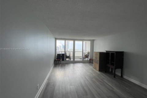 Condominio en venta en Miami, Florida, 1 dormitorio, 99.03 m2 № 1272752 - foto 13