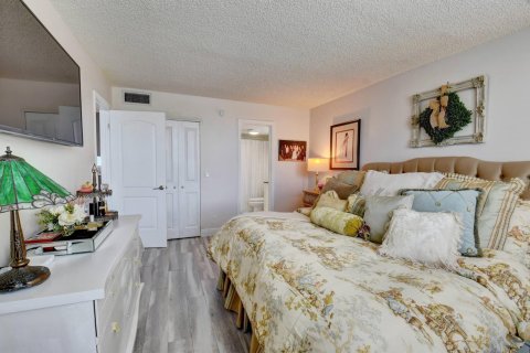 Condo in Boynton Beach, Florida, 2 bedrooms  № 1041095 - photo 21