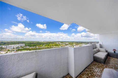 Copropriété à vendre à Aventura, Floride: 2 chambres, 99.68 m2 № 1328748 - photo 23