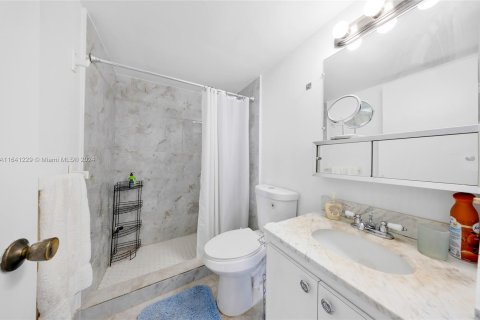 Copropriété à vendre à Aventura, Floride: 2 chambres, 99.68 m2 № 1328748 - photo 18