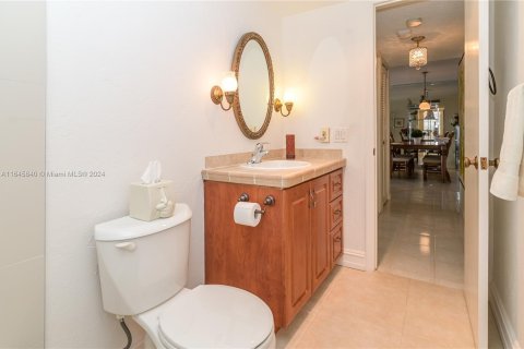 Condo in Dania Beach, Florida, 2 bedrooms  № 1328715 - photo 23