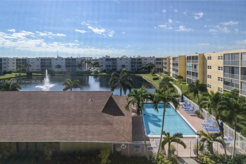 Copropriété à vendre à Dania Beach, Floride: 2 chambres, 106.28 m2 № 1328715 - photo 15