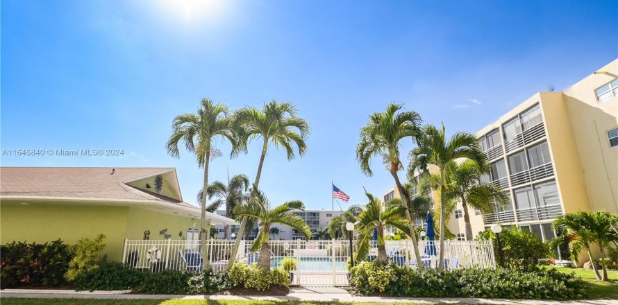 Condo in Dania Beach, Florida, 2 bedrooms  № 1328715