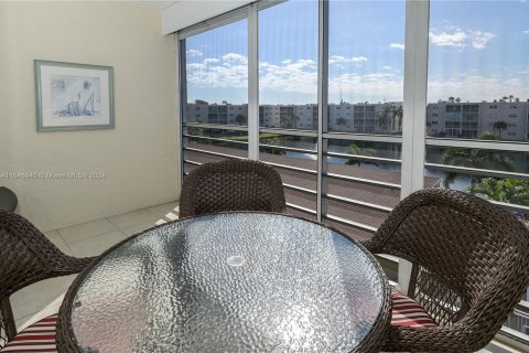 Copropriété à vendre à Dania Beach, Floride: 2 chambres, 106.28 m2 № 1328715 - photo 14