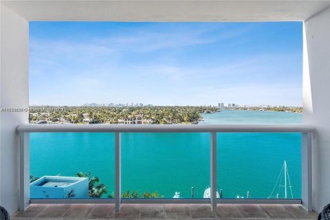 Copropriété à vendre à Miami Beach, Floride: 2 chambres, 123.19 m2 № 1332612 - photo 1