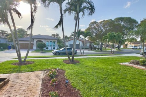 House in Miramar, Florida 4 bedrooms, 243.22 sq.m. № 1059958 - photo 18