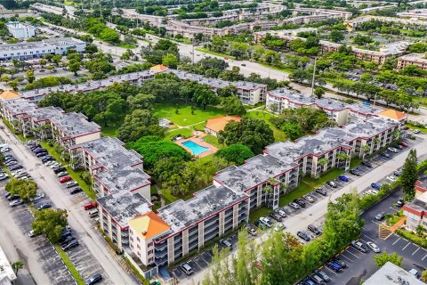 Condo in Lauderdale Lakes, Florida, 1 bedroom  № 1242311 - photo 21