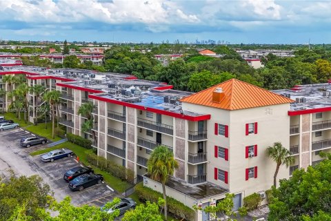 Condo in Lauderdale Lakes, Florida, 1 bedroom  № 1242311 - photo 24