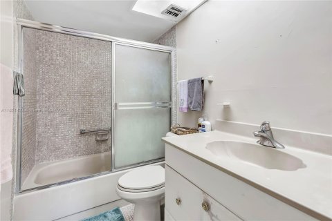 Copropriété à vendre à Lauderdale Lakes, Floride: 1 chambre, 65.5 m2 № 1242311 - photo 6