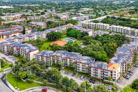 Condo in Lauderdale Lakes, Florida, 1 bedroom  № 1242311 - photo 18