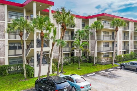 Condo in Lauderdale Lakes, Florida, 1 bedroom  № 1242311 - photo 25