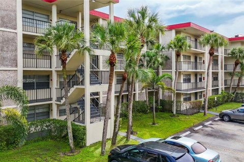 Condo in Lauderdale Lakes, Florida, 1 bedroom  № 1242311 - photo 16