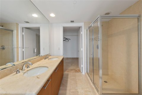 Copropriété à vendre à Miami, Floride: 2 chambres, 122.82 m2 № 1242360 - photo 24