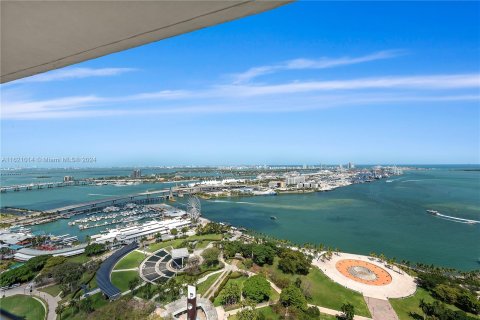 Condominio en venta en Miami, Florida, 2 dormitorios, 122.82 m2 № 1242360 - foto 27