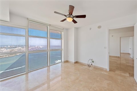 Copropriété à vendre à Miami, Floride: 2 chambres, 122.82 m2 № 1242360 - photo 16