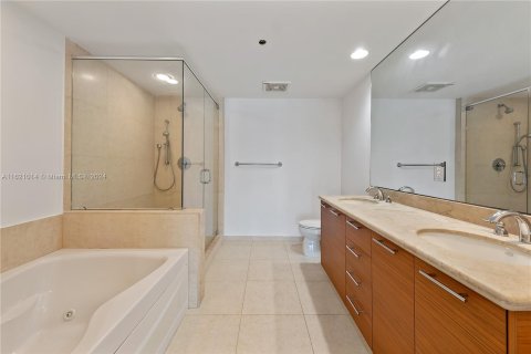 Copropriété à vendre à Miami, Floride: 2 chambres, 122.82 m2 № 1242360 - photo 19