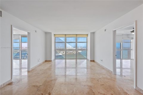 Copropriété à vendre à Miami, Floride: 2 chambres, 122.82 m2 № 1242360 - photo 6