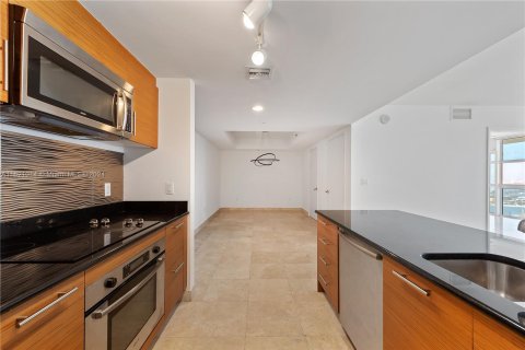 Condo in Miami, Florida, 2 bedrooms  № 1242360 - photo 13