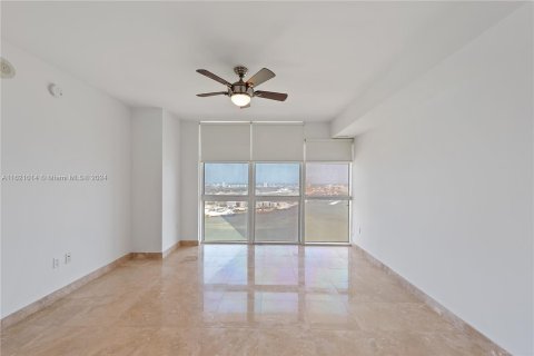 Condo in Miami, Florida, 2 bedrooms  № 1242360 - photo 18