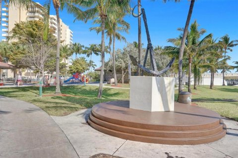 Condominio en venta en Pompano Beach, Florida, 2 dormitorios, 92.9 m2 № 1067939 - foto 18