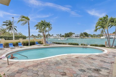 Copropriété à vendre à Pompano Beach, Floride: 2 chambres, 92.9 m2 № 1067939 - photo 25