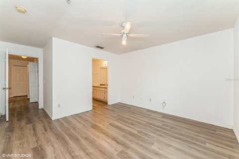 Condo in Orlando, Florida, 2 bedrooms  № 1351010 - photo 15