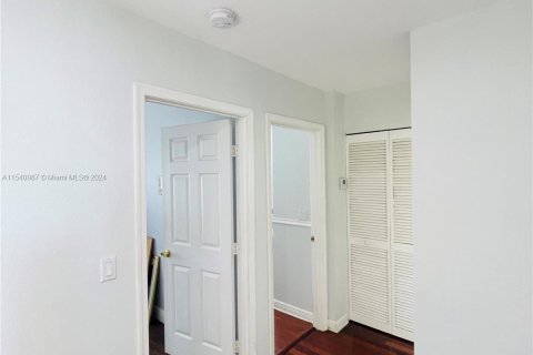 House in Miramar, Florida 5 bedrooms, 325.25 sq.m. № 1058417 - photo 26