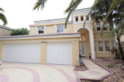 House in Miramar, Florida 5 bedrooms, 325.25 sq.m. № 1058417 - photo 2
