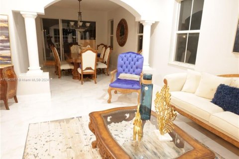 Villa ou maison à vendre à Miramar, Floride: 5 chambres, 325.25 m2 № 1058417 - photo 9