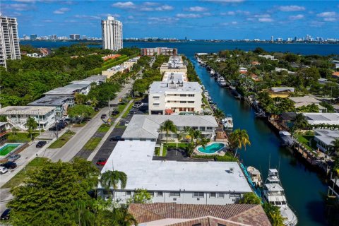 Propiedad comercial en venta en Miami Shores, Florida № 1073144 - foto 14