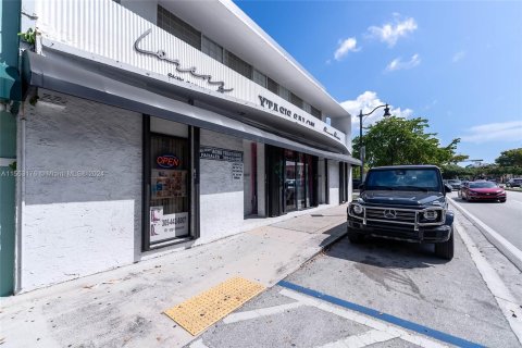 Commercial property in Miami, Florida № 1073145 - photo 19