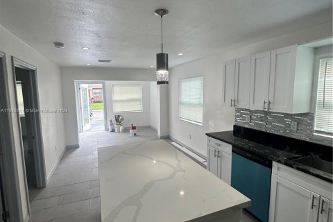 Casa en venta en North Miami Beach, Florida, 3 dormitorios, 98.1 m2 № 1047088 - foto 15