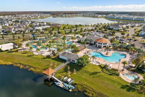 Villa ou maison à vendre à Kissimmee, Floride: 9 chambres, 398.46 m2 № 1262282 - photo 3