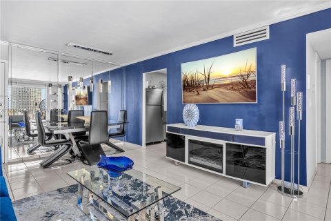 Condo in Miami Beach, Florida, 1 bedroom  № 1272647 - photo 3