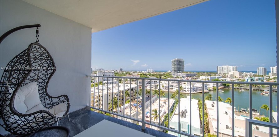 Condo in Miami Beach, Florida, 1 bedroom  № 1272647