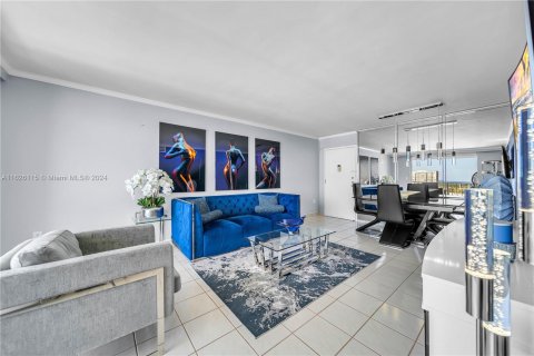 Condominio en venta en Miami Beach, Florida, 1 dormitorio, 90.12 m2 № 1272647 - foto 9