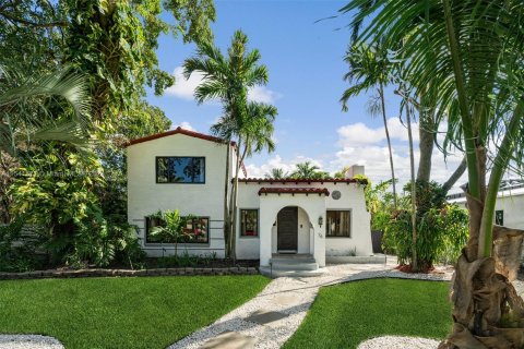 House in Miami Shores, Florida 3 bedrooms, 155.43 sq.m. № 1058397 - photo 25
