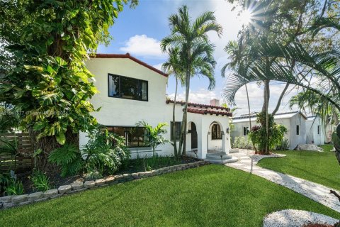 House in Miami Shores, Florida 3 bedrooms, 155.43 sq.m. № 1058397 - photo 27