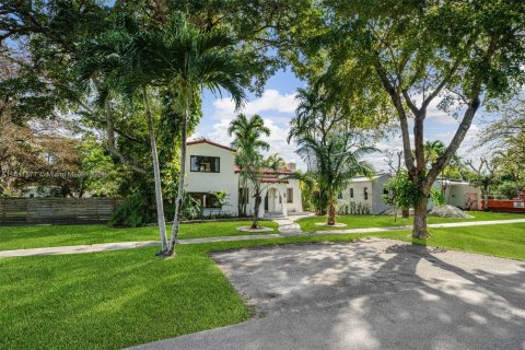 Купить виллу или дом в Майами-Шорс, Флорида 3 спальни, 155.43м2, № 1058397 - фото 29