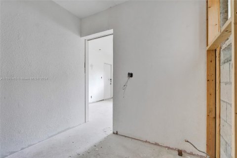 Commercial property in Fort Lauderdale, Florida 265.7 sq.m. № 1206486 - photo 23